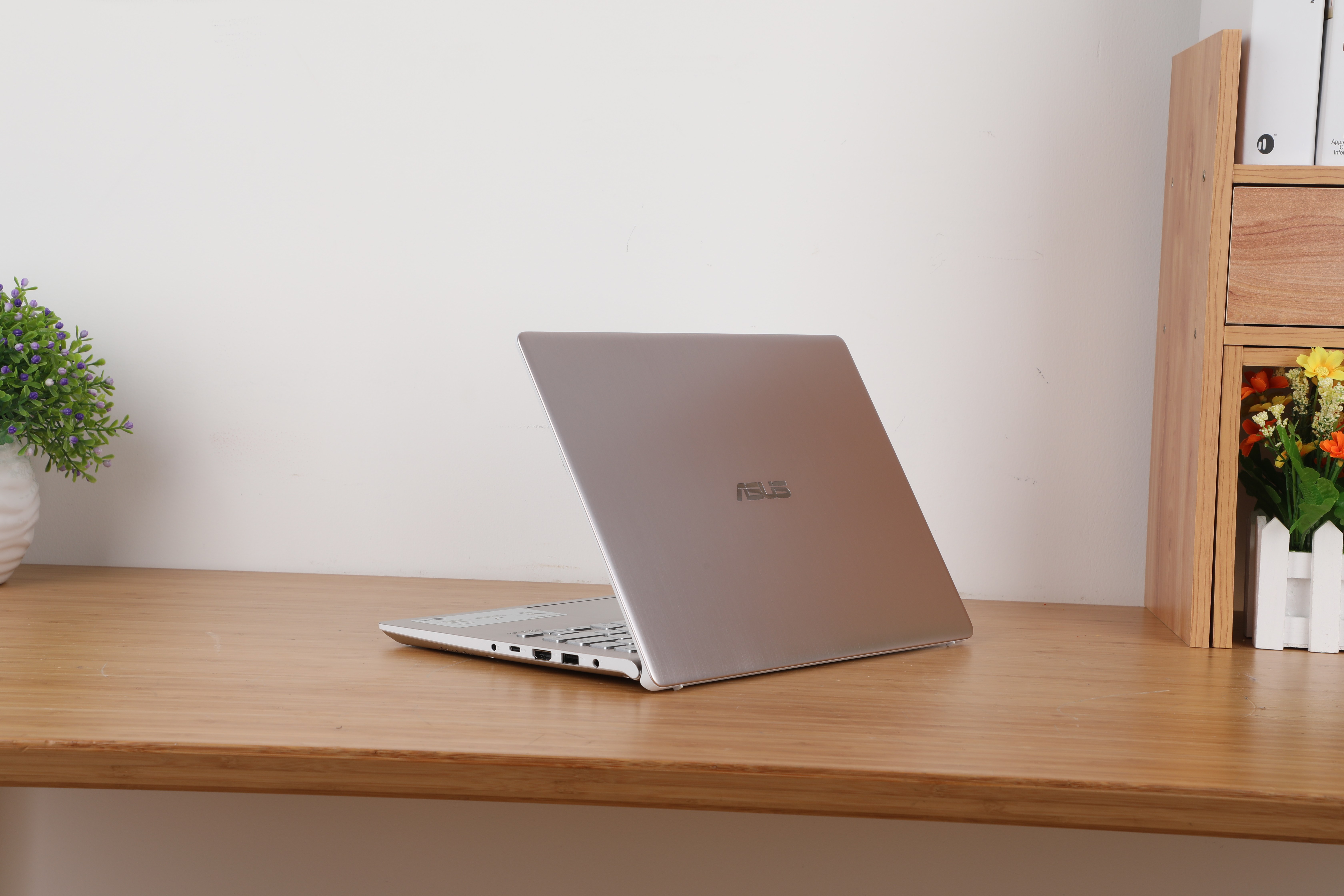 全金属机身 华硕灵耀s二代轻薄本赏析