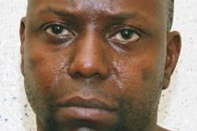 可怕!英黑人食人魔残杀3人,肢解好友蘸黄油吃大脑竟称"美味"