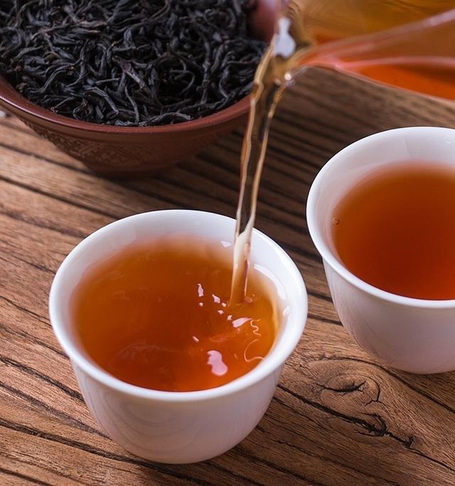 汤色红艳与金黄,哪个才算正宗?看懂这一点,以后喝红茶不心虚