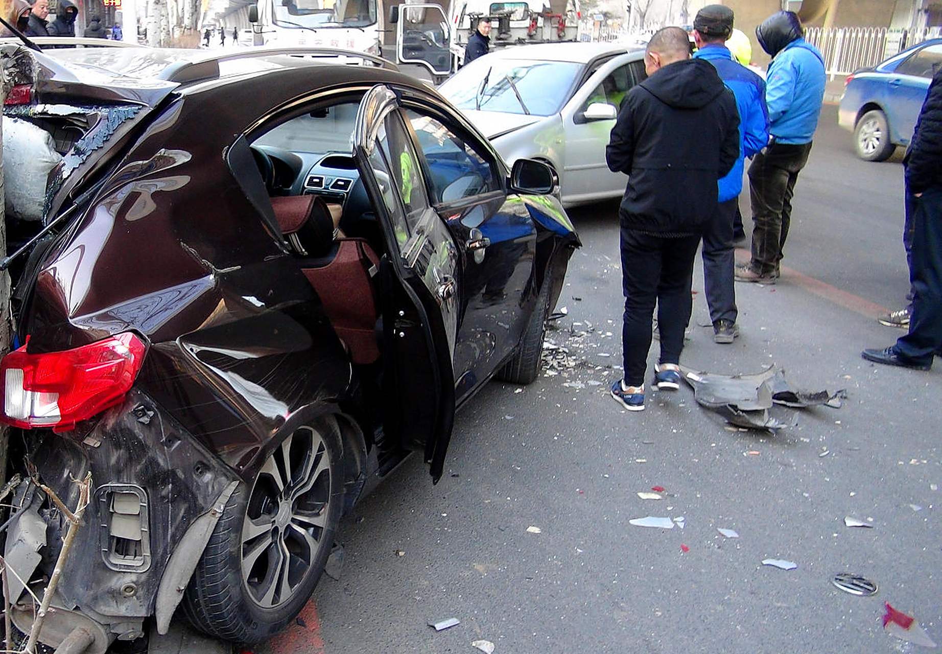 最近,一起引人注目的交通事故在社交媒体上迅速传播.