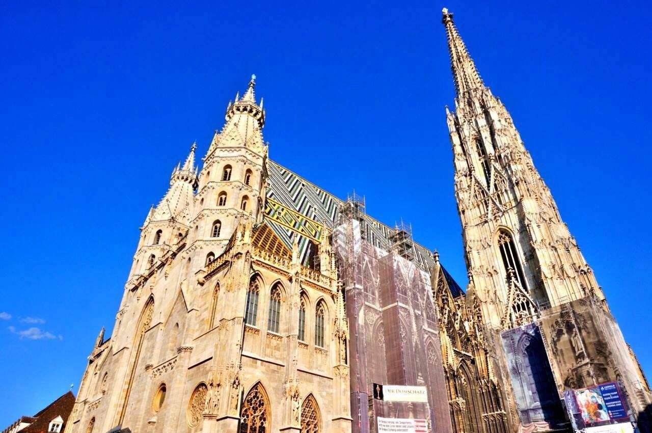 世界上最著名的哥特式建筑排行,感受西方最古的哥特式建筑的美!