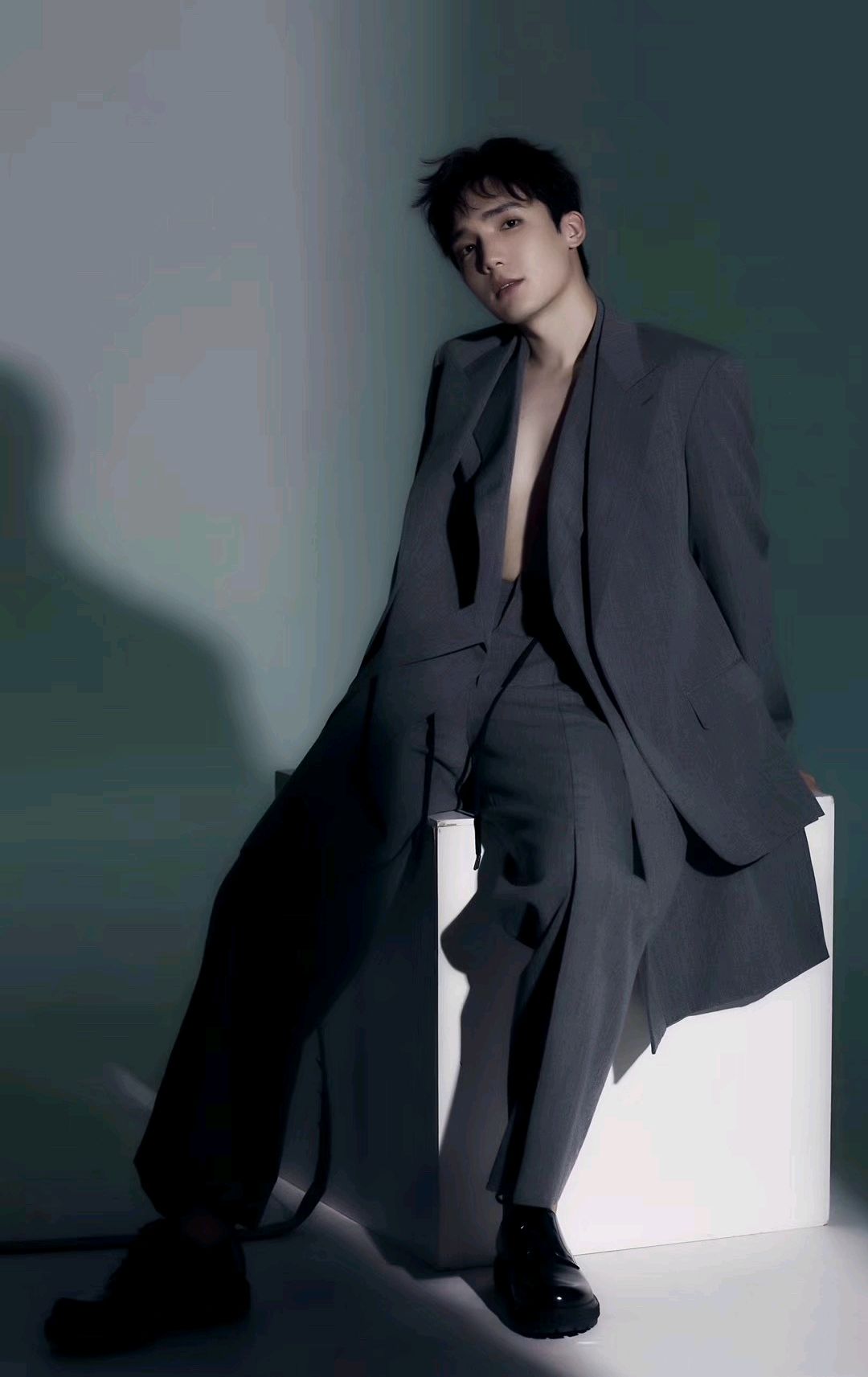 陈情令金子轩现代装也好帅,长相贵气穿啥都有钱,与师姐配一脸