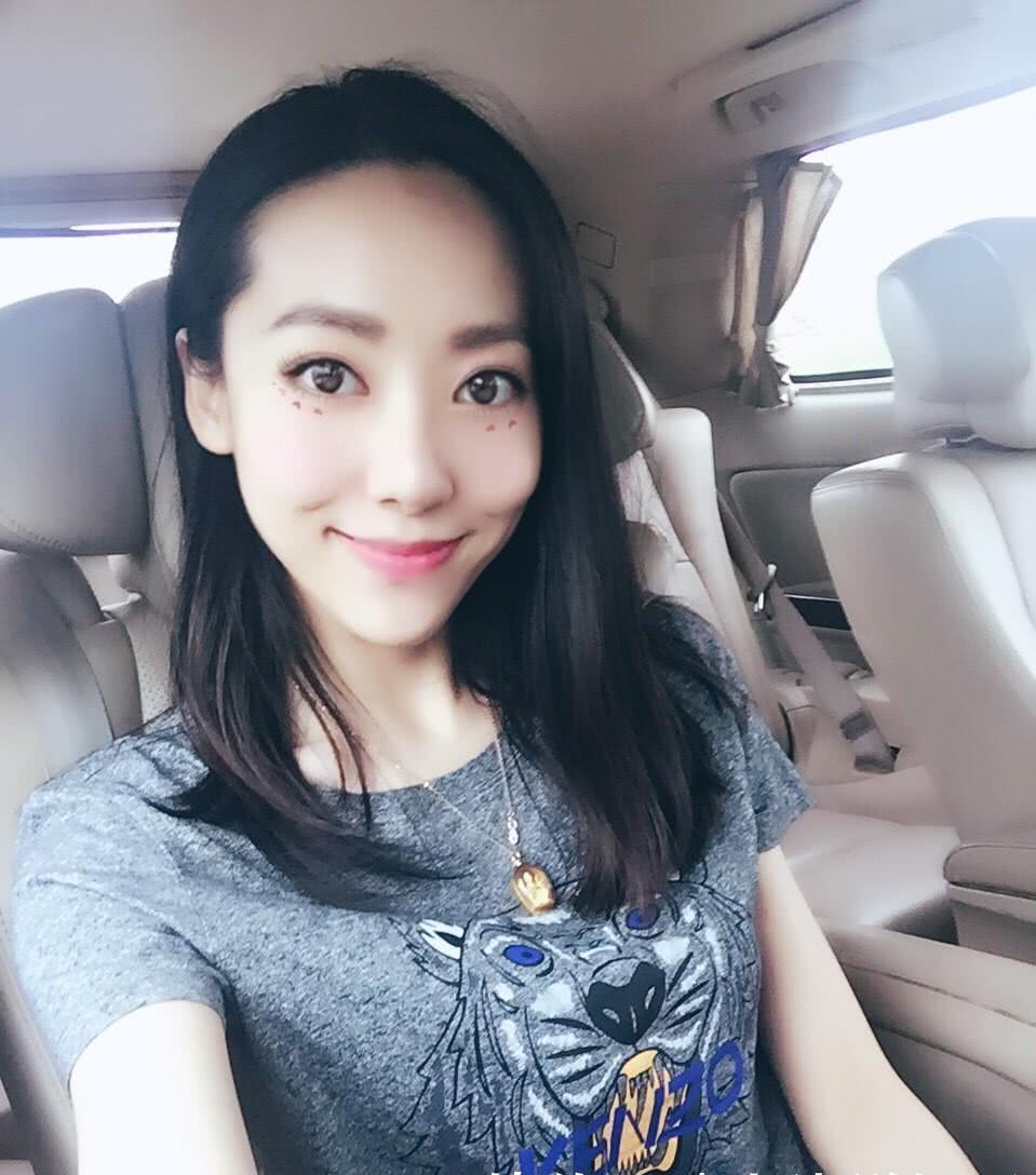 周星驰电影新晋女主曾是龙套演员,鄂博致敬张柏芝经典出演柳飘飘