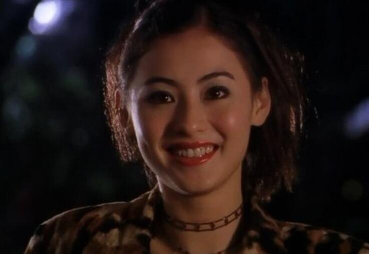 中,依旧会有柳飘飘似曾相识的画面,只不过这个女人不再是张柏芝!