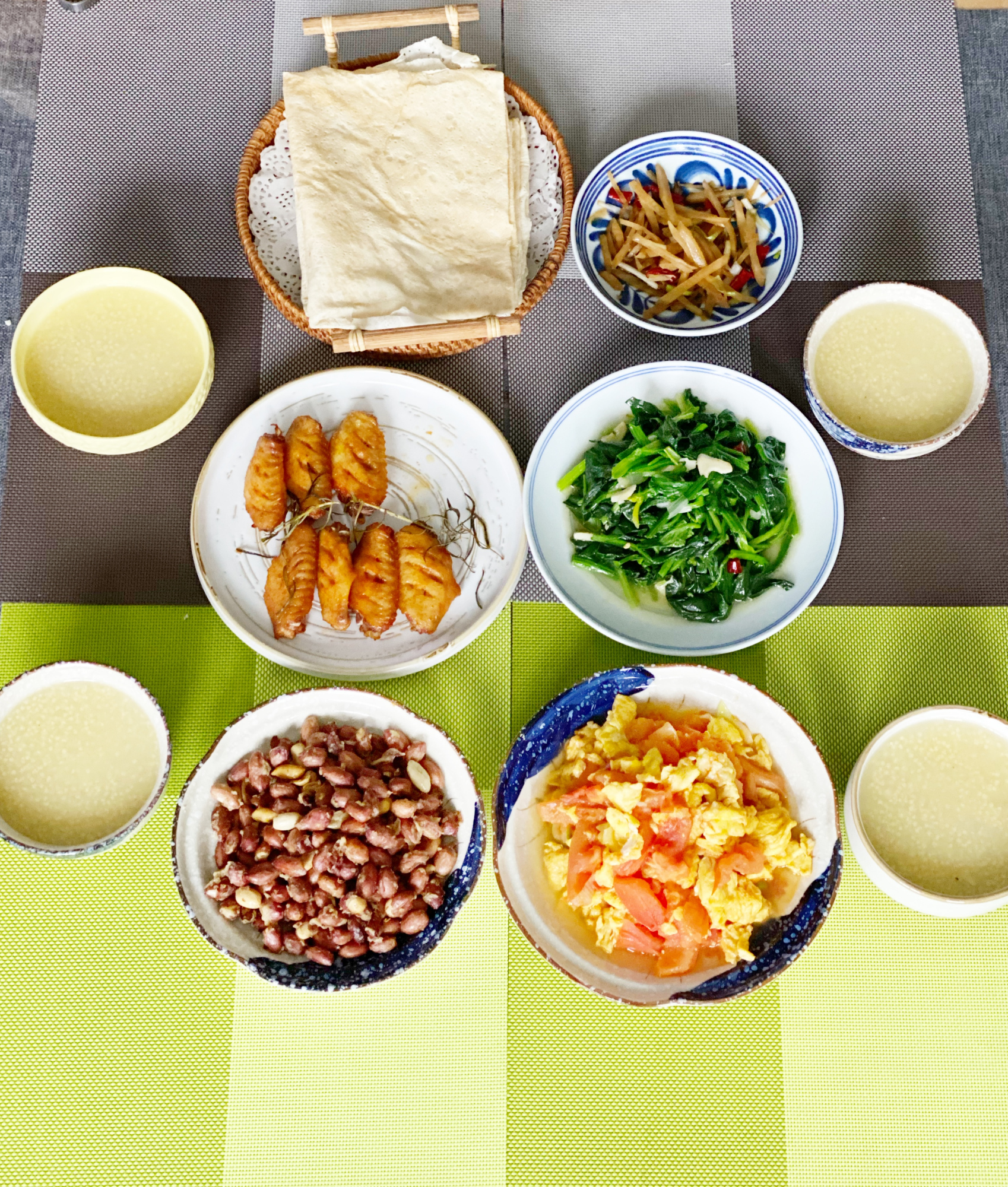 家常晚餐就这么吃,四个人四道菜,清淡爽口好吃不担心长肉