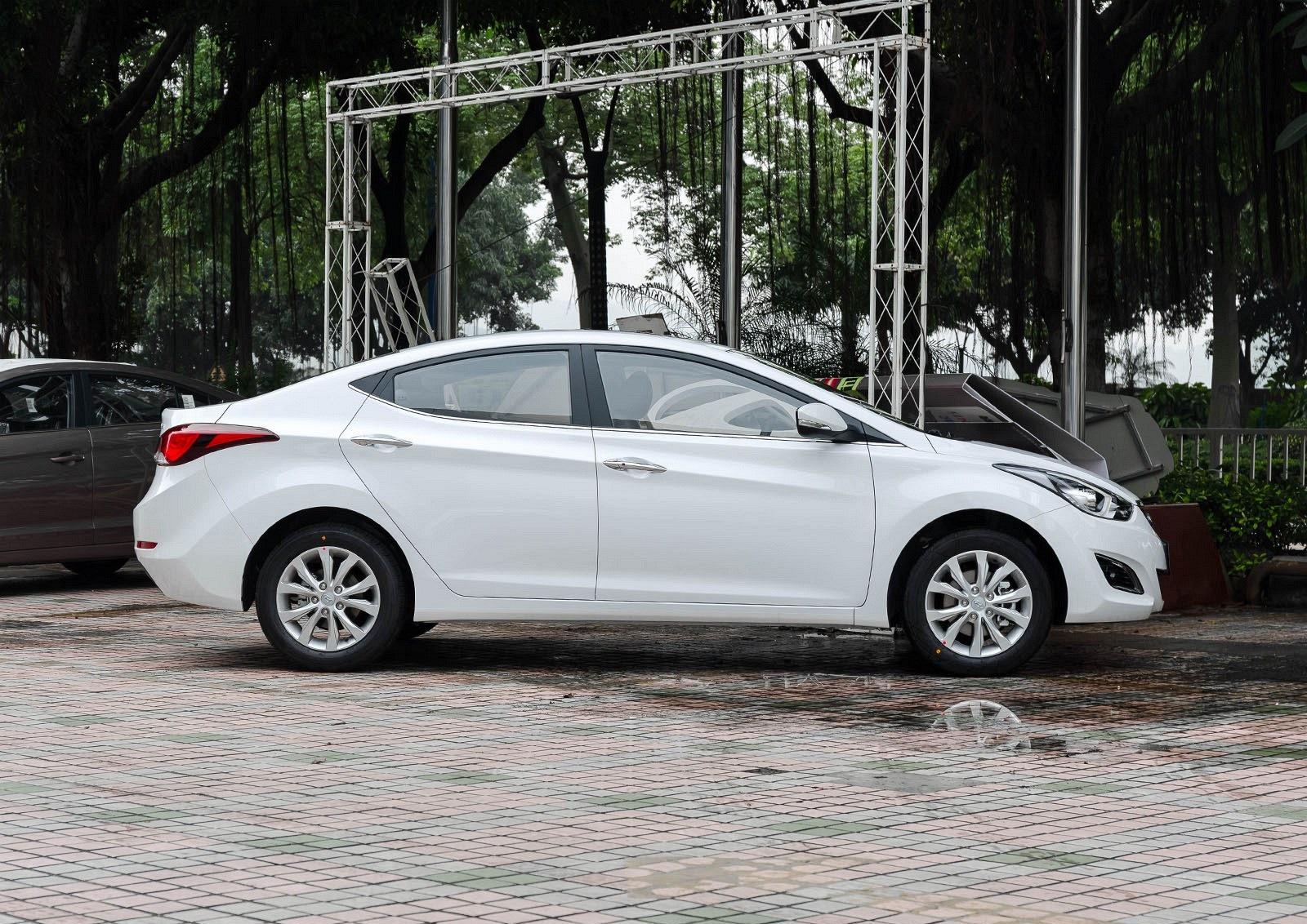 现代朗动的欣赏与解析