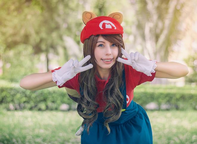 超级马里奥cosplay,网友:别抢戴牙套那个小姐姐是我的!