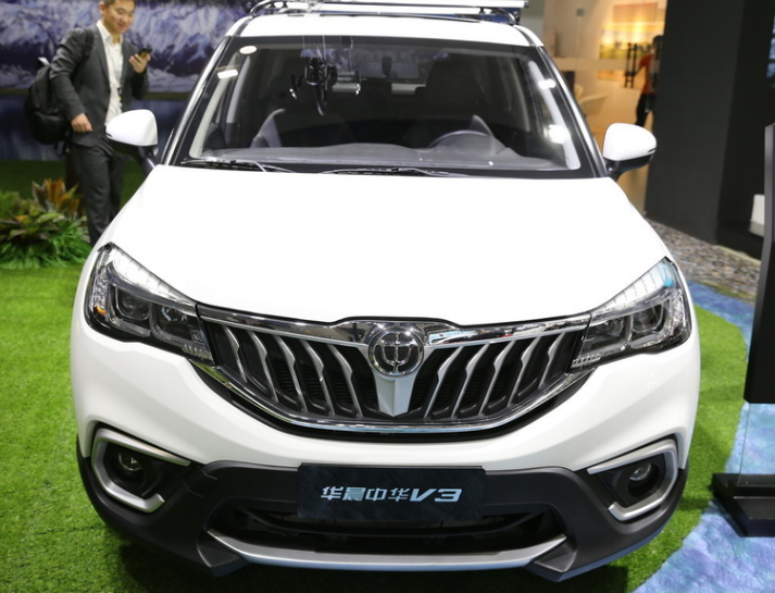 中华v3车型显得沉稳,内饰豪华,一起来了解一下吧