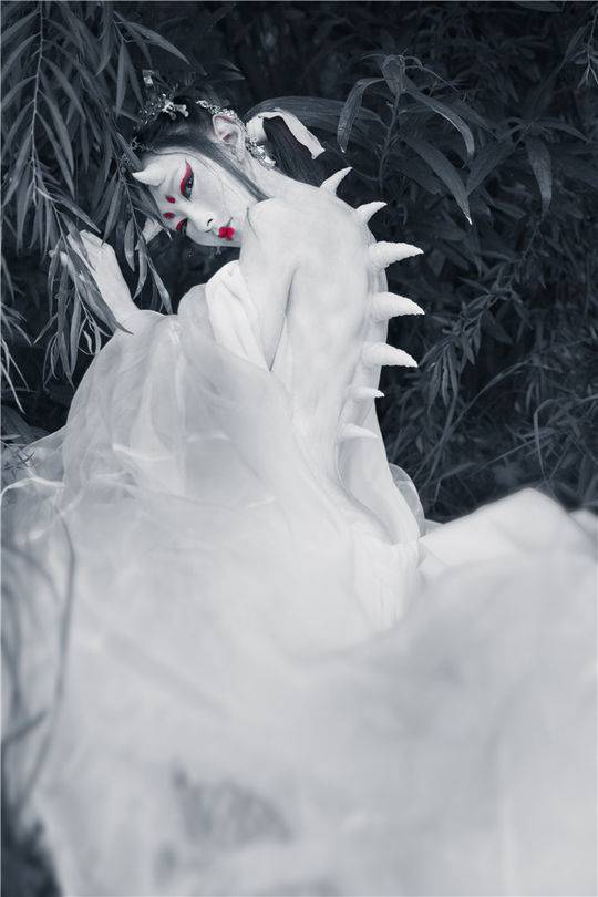 鲁迅都只能靠想象的《山海经》,90后女摄影师把它变成了现实