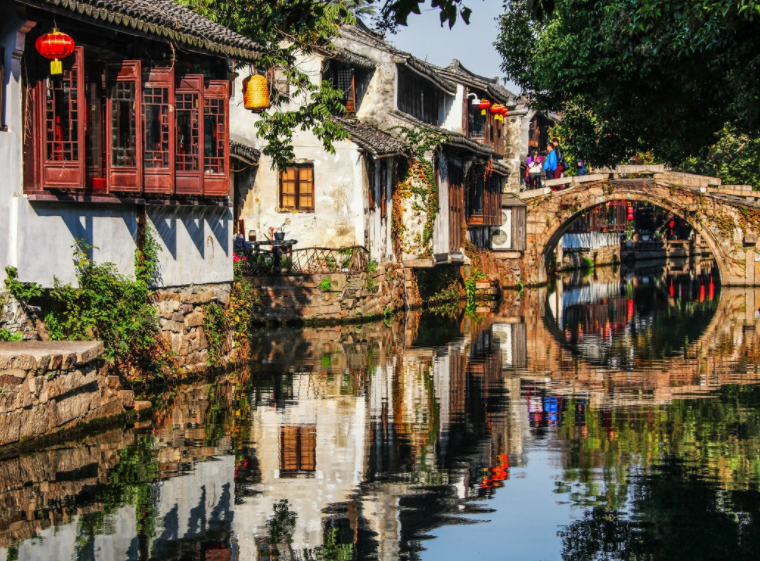 周庄是江南六大古镇之一,同时也是国家5a级旅游景区!