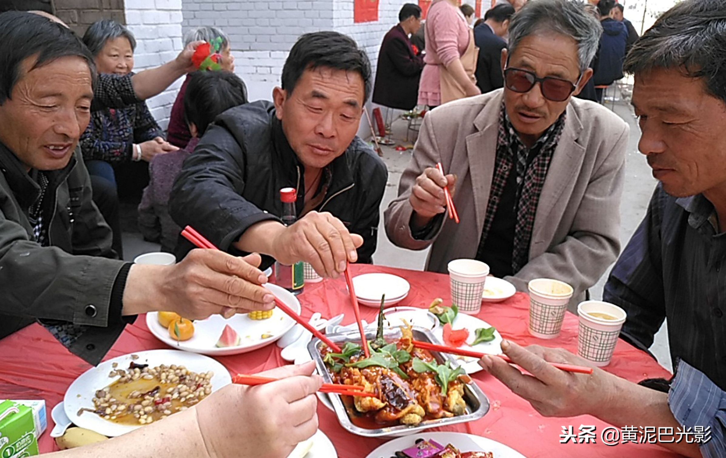 山西农村传统婚礼,"全素宴"21道大菜没1片肉,这美食够健康