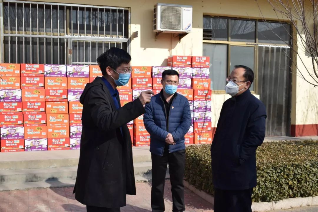 李金凯到小庄乡看检查疫情防控工作
