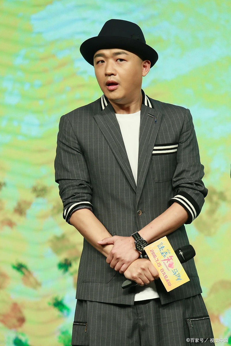 包贝尔,原名艾智超,1984年出生于黑龙江省哈尔滨市,是中国内地知名的