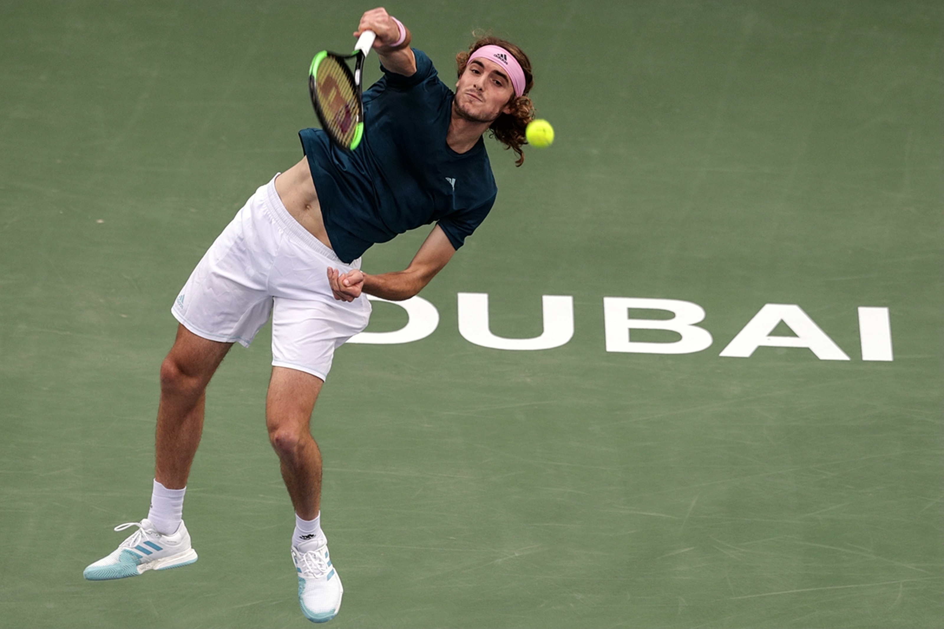 当地时间3月1日,在2019年atp迪拜网球赛单打半决赛中,希腊选手西西