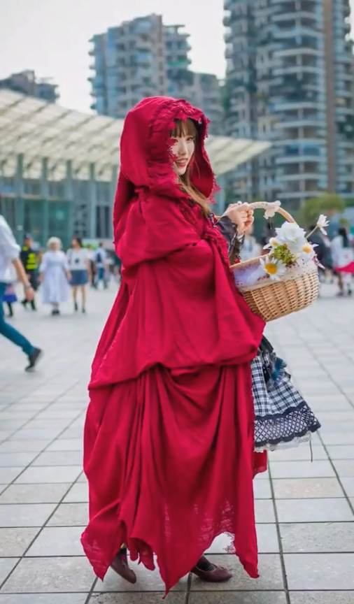 cosplay小红帽,小姐姐说这是黑化后的小红帽