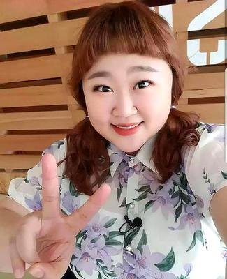 金东玄,1989年2月12日出生在韩国首尔特别市江南区,毕业于明知大学