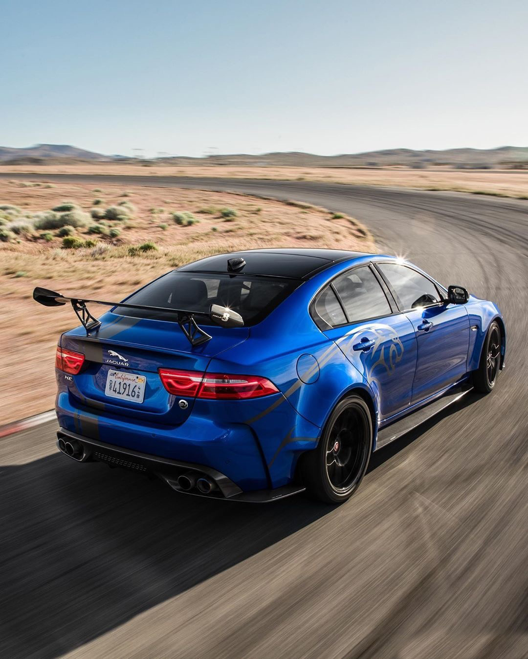 全新捷豹xe sv project8尾翼 转载自百家号作者:小美摄影看看