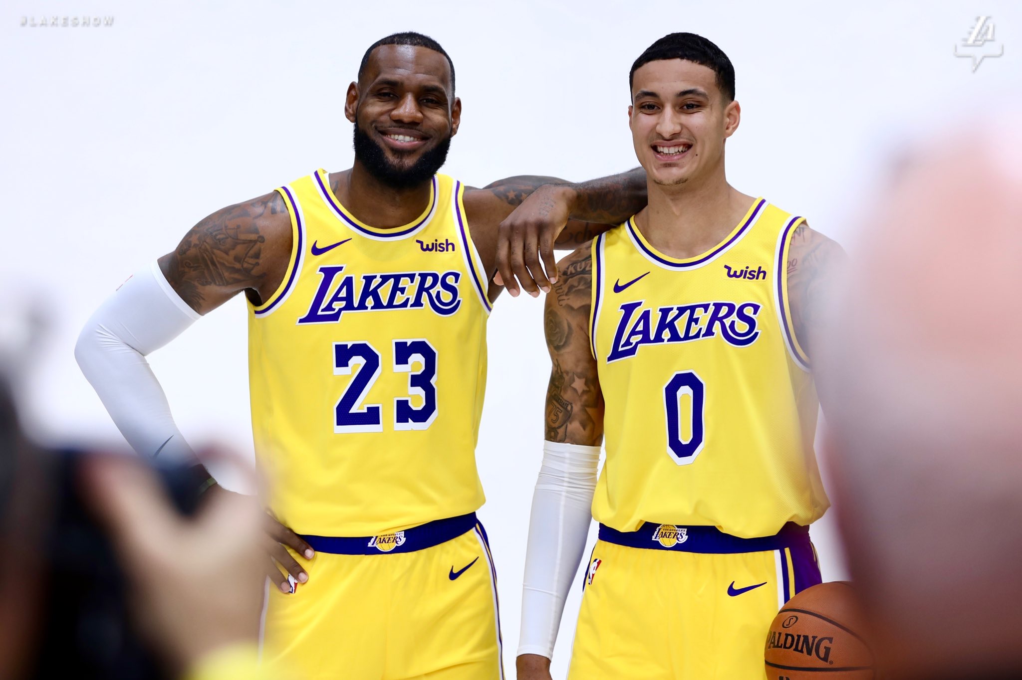 与库兹马更默契?詹皇送他18次助攻却只给英哥4次 裤子首发稳了?