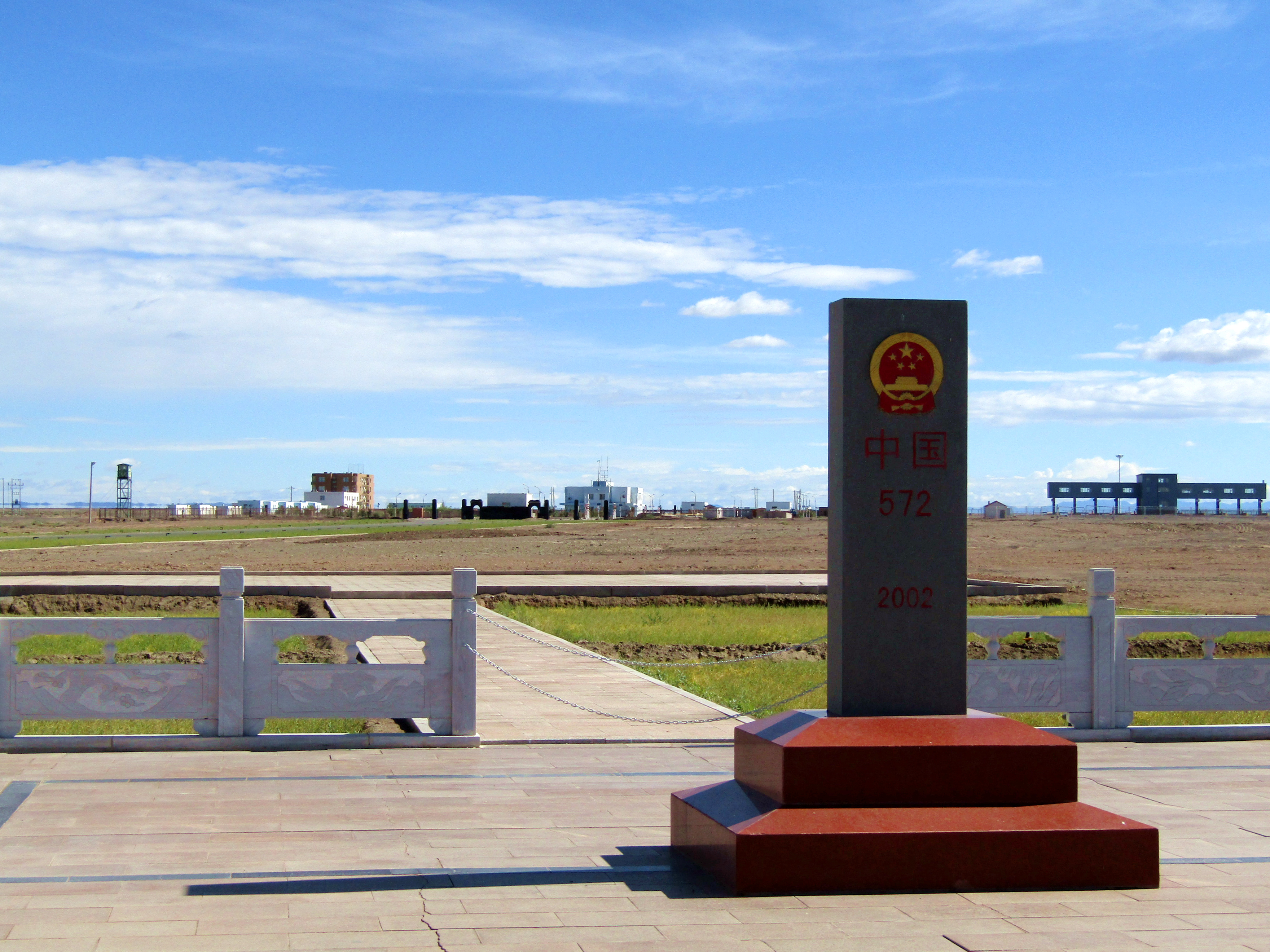 天津自驾旅行额济纳四 中蒙边境看策克口岸 两国整整差了一个时代
