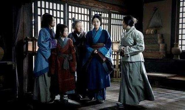 古代最强裸婚:千金小姐嫁给流氓村长,结果造就了一个四百年王朝