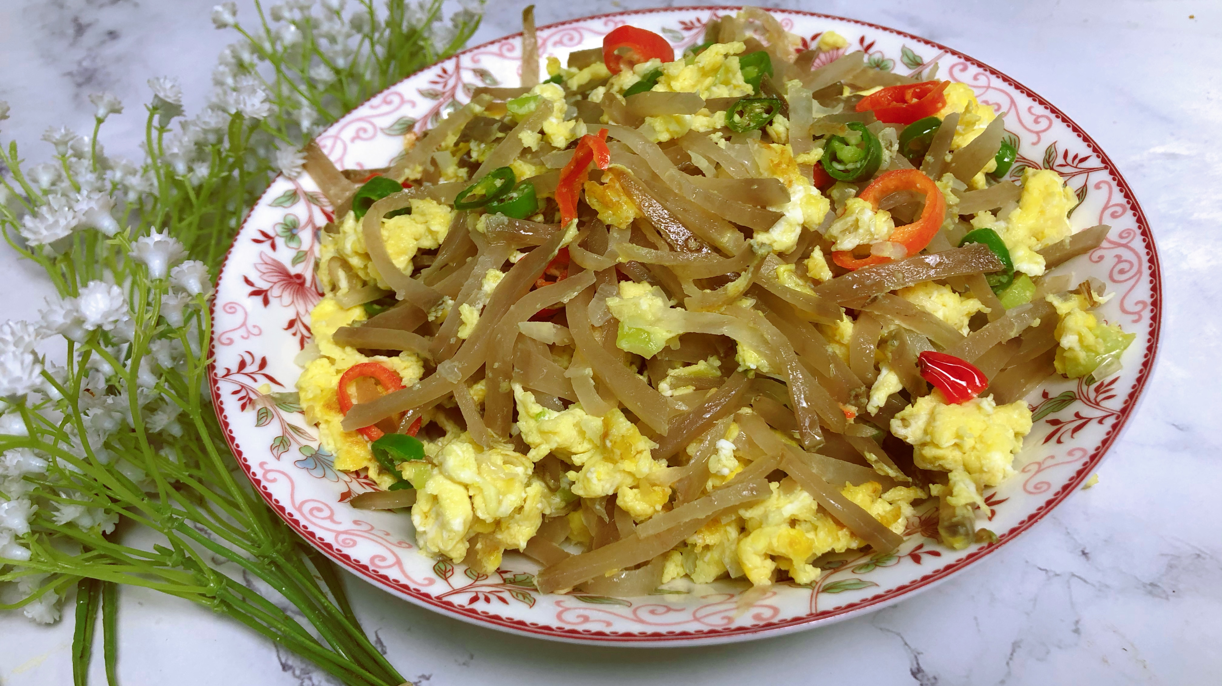 农家小菜辣疙瘩咸菜炒鸡蛋,早餐晚餐配白粥稀饭,老香了