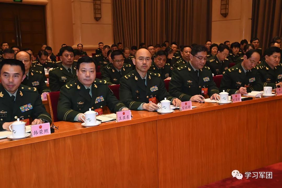 出席十三届全国人大二次会议解放军和武警部队代表团成立