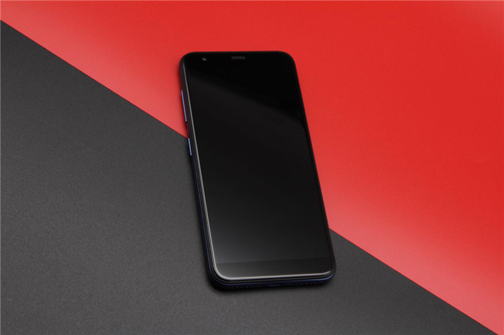 媲美金属的塑胶外壳 红辣椒7x图赏