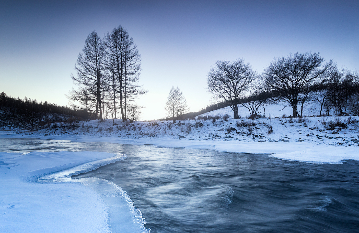 除了雪乡,还有一个神奇的冰雪世界,零下四十度河水仍不结冰