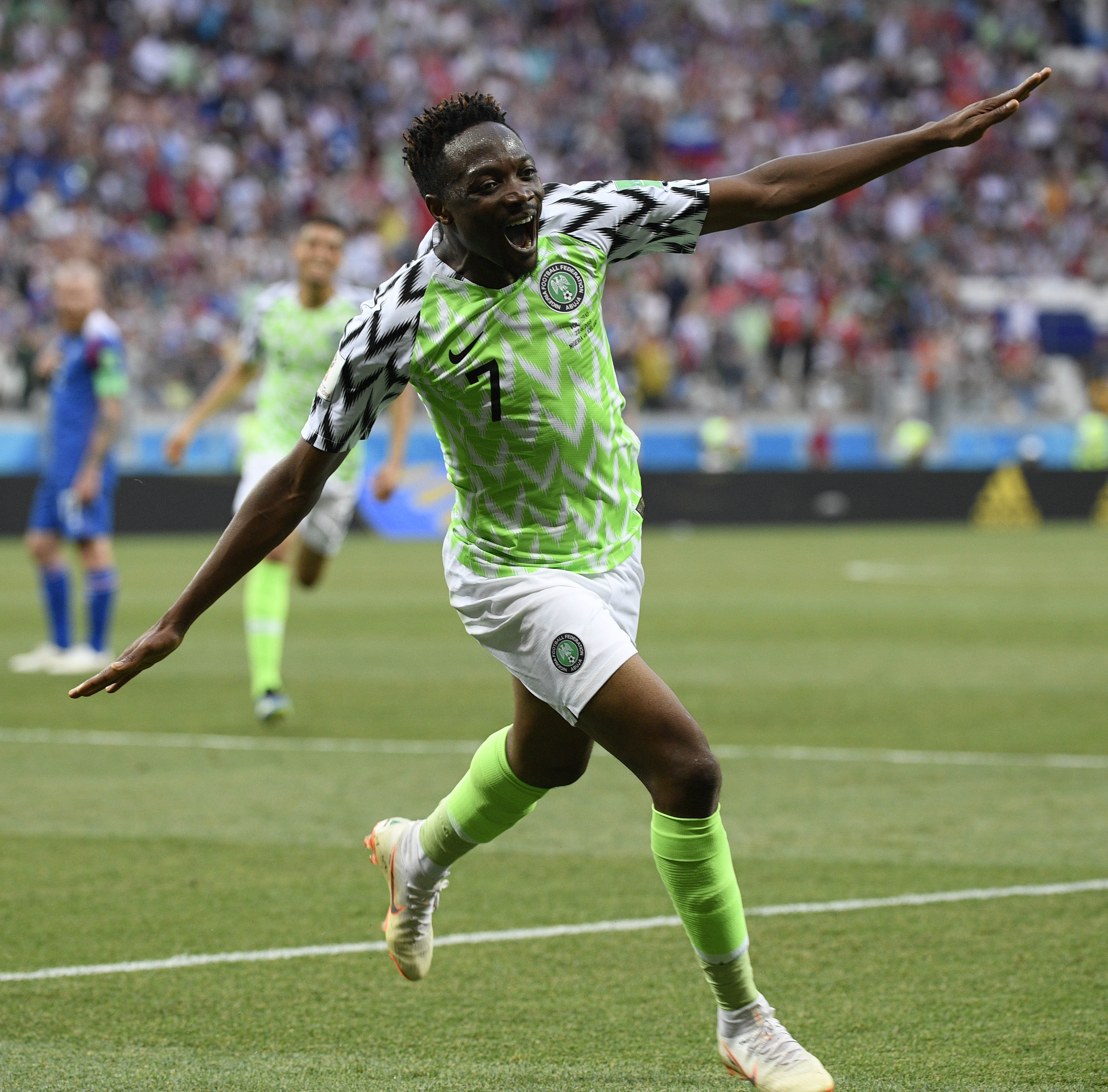 足球——d组:尼日利亚队穆萨梅开二度(1)