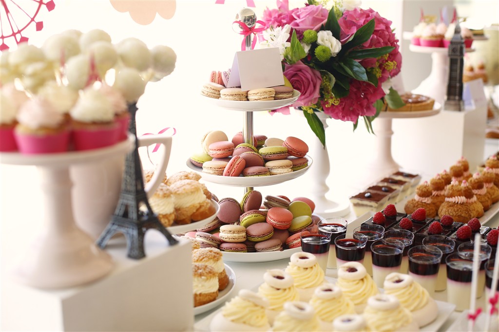 朋友花重金学习"西式糕点",看到他的作品后,家人:钱都白花了