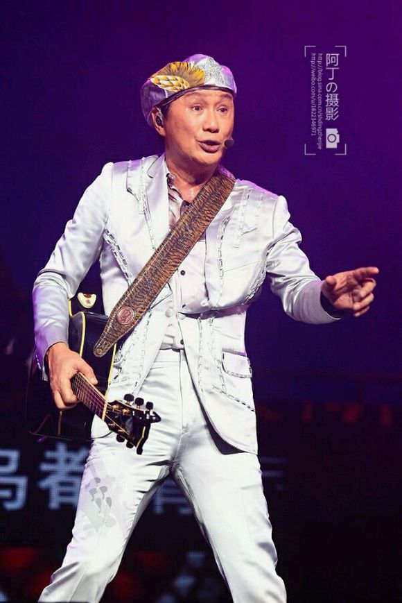 上世纪许冠杰在香港乐坛的地位无人能及,是有原因的