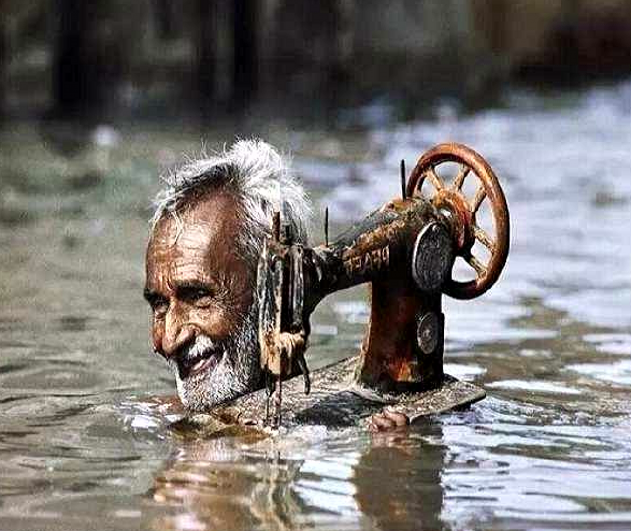 摄影师镜头下最"残忍"的图片:直戳心窝,99%的人都看哭了!