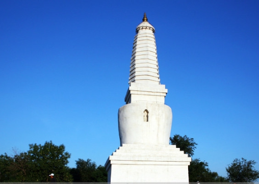 莫力庙 始建于清顺治年间(1644