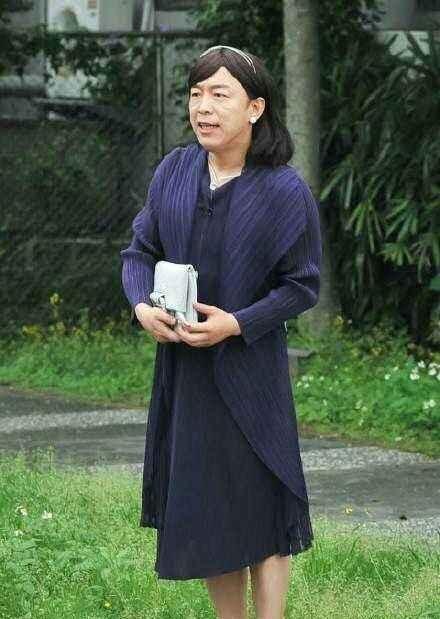 候车室"女版黄渤"看笑众人,黄渤回应一箭双雕,这情商令人佩服