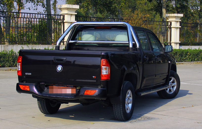 给人一种高级感的途腾t2,整车线条优美流畅,还能撑得住"门面"