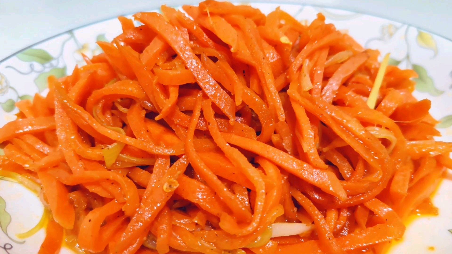 东北媳妇教你清炒胡萝卜丝的正确做法,美味翻倍,营养下饭