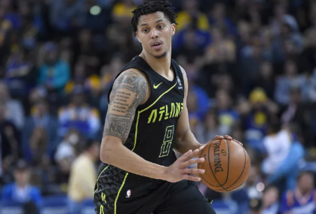 官方:勇士用双向合同正式签下达米恩-李