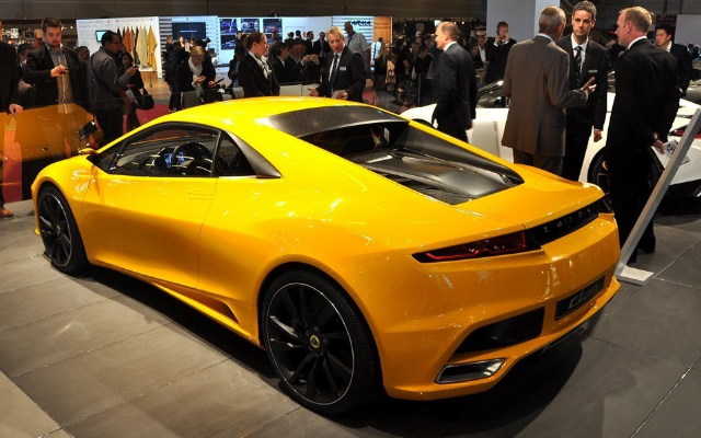 路特斯-elan前脸大气,尾部时尚,车身动感