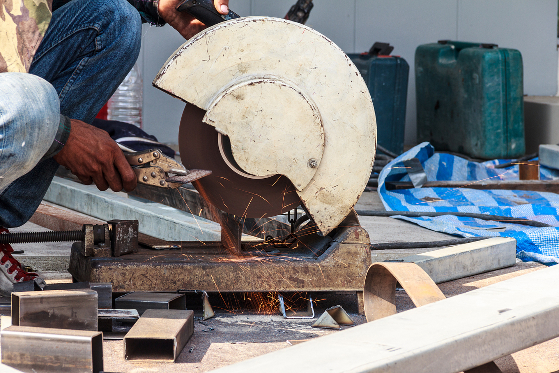 高频淬火设备在工业生产中具有加热速度快,均匀性高,设备结构优良,进