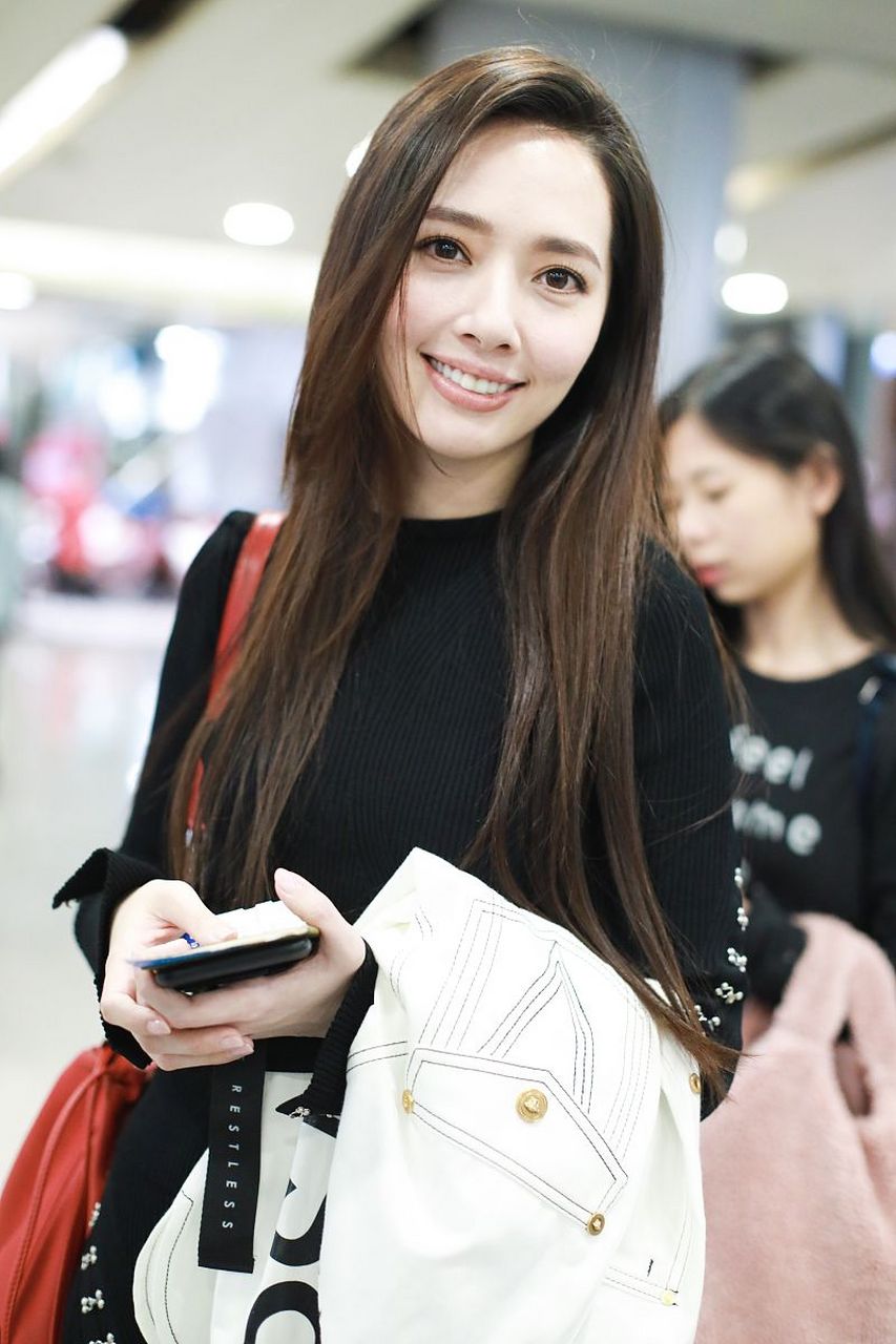 [打call]豪门阔太郭碧婷贵妇范满满参加浪姐录制!黑长直发梦回南湘!