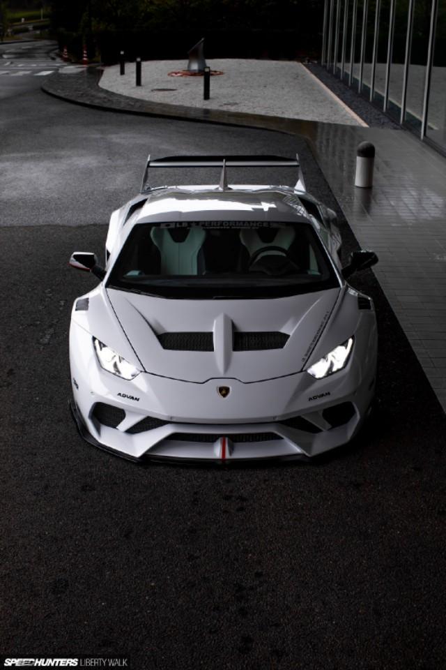 兰博基尼huracan上身lb宽体套件,更偏向赛车化!标题图片