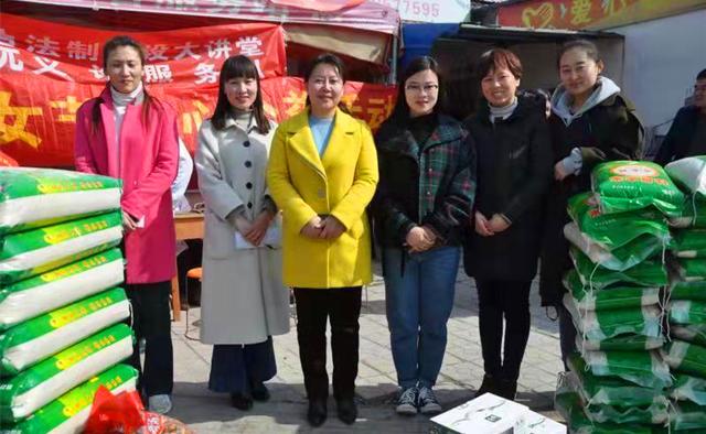 妇女节到来前,杞县妇联向女性同胞送出关爱