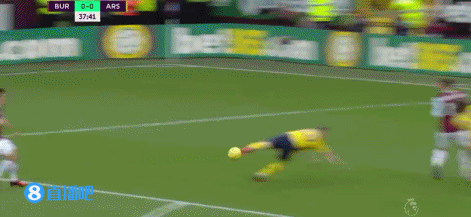 半场-奥巴梅扬解禁复出 阿森纳进攻乏力0-0暂平伯恩利