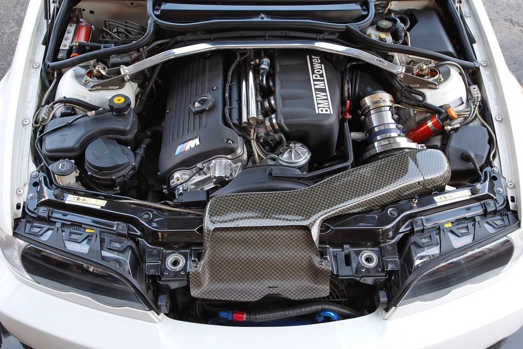 对这台改装版老款宝马e46试驾感受进行分析与点评