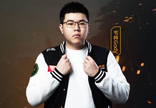 斗鱼蛇哥停播,要求斗鱼还八百万,此时韦神跟风开撕斗鱼太秀了!