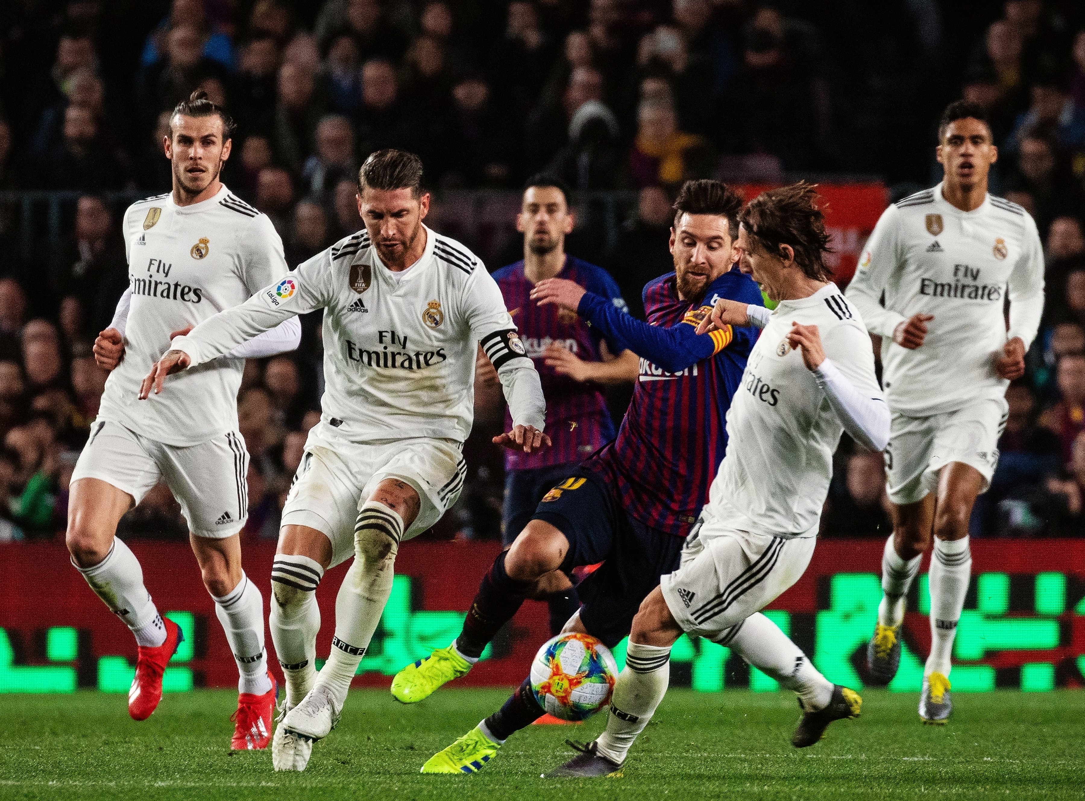 足球——国王杯:巴塞罗那平皇家马德里