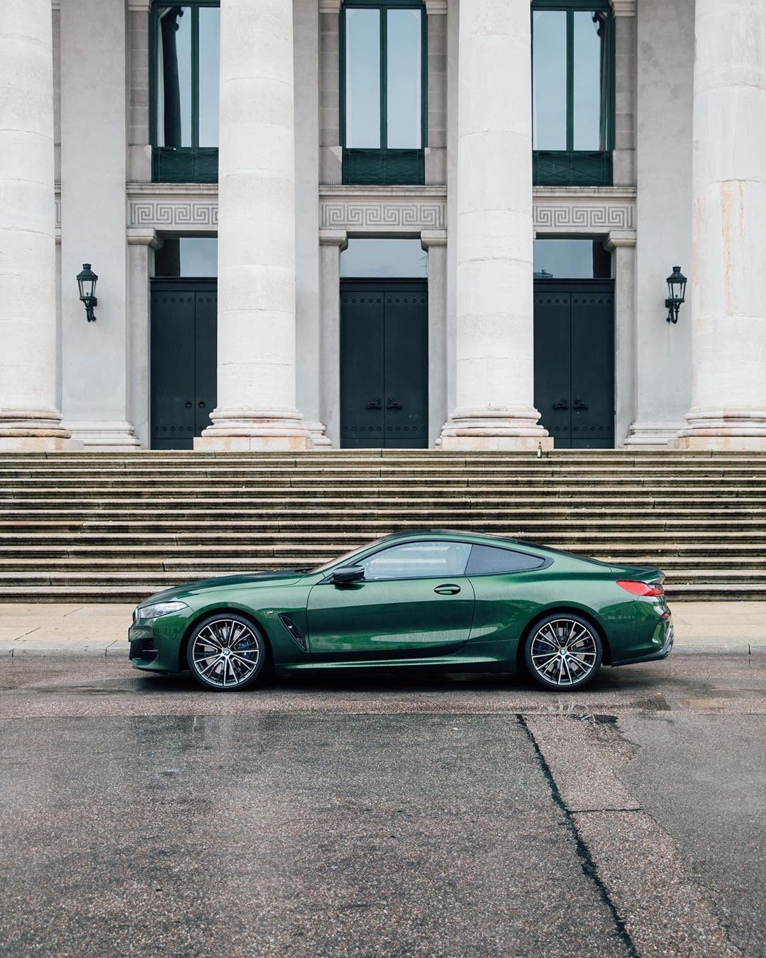 全新宝马m 850i,漂亮的车身线条,漂亮的绿色!