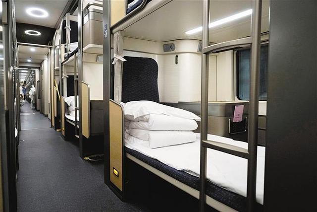 中国首列全卧铺火车:宾馆化管理服务,全程9小时不停一站到终点