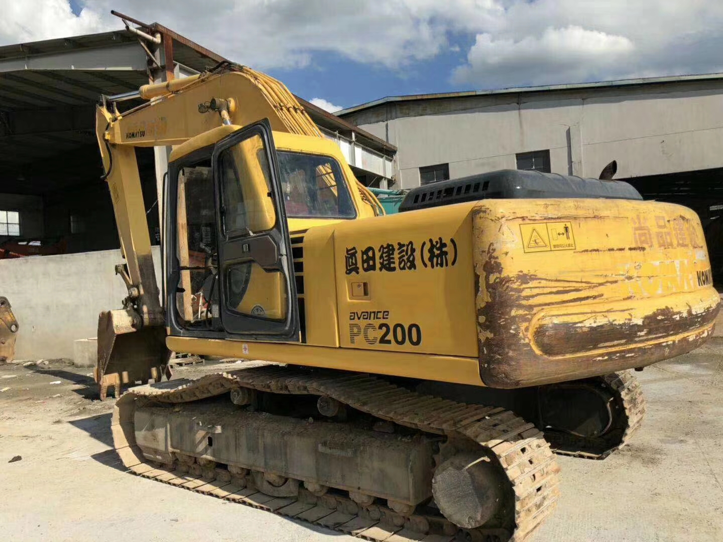 小松200-6挖掘机!