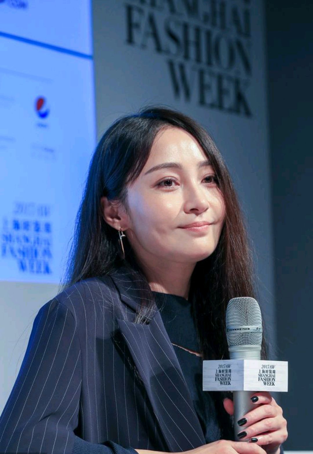 一手好牌被打烂,姚笛近况被曝光,网友:时光好无情